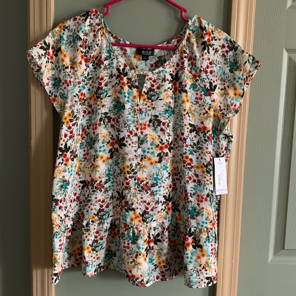 Floral size petite LG ANA brand new